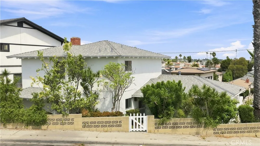 1913 Ripley Avenue Redondo Beach, CA 90278