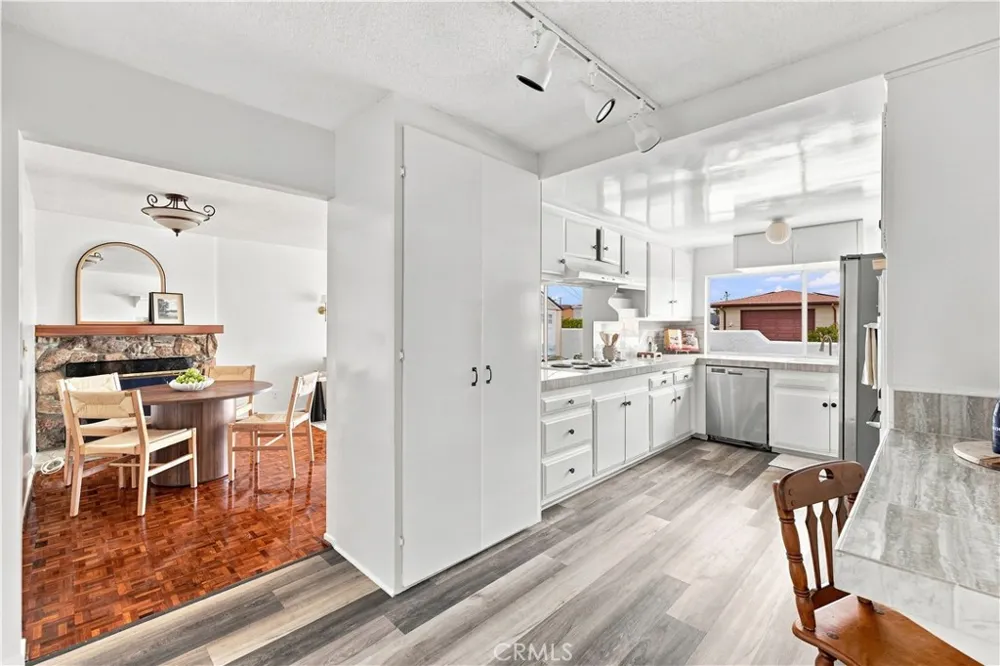 1913 Ripley Avenue Redondo Beach, CA 90278