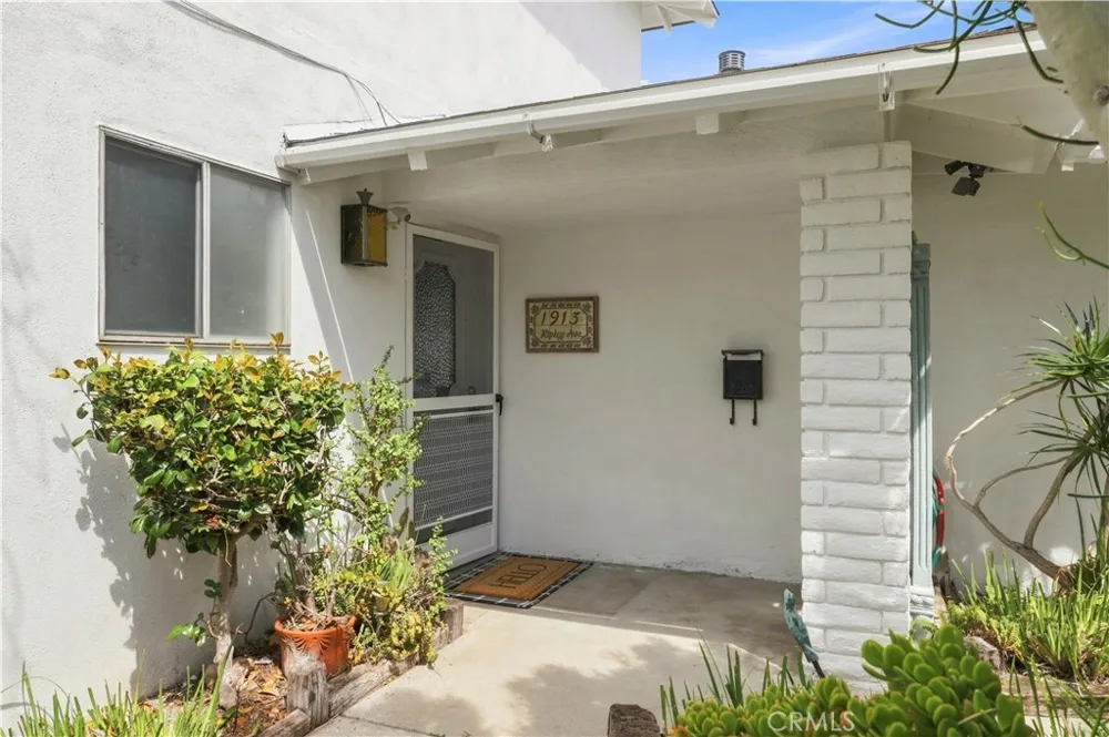 1913 Ripley Avenue Redondo Beach, CA 90278