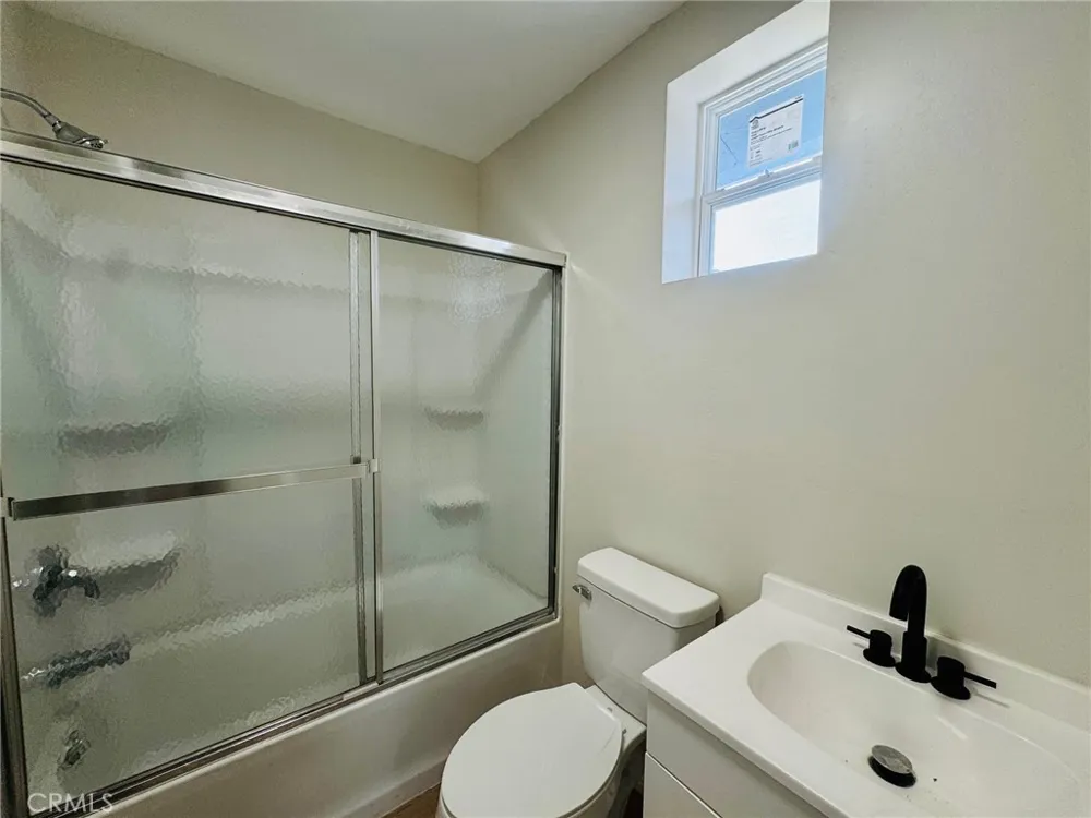 402 Mary Street Bakersfield, CA 93252