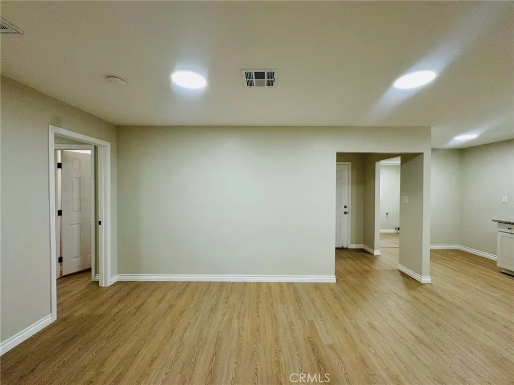 402 Mary Street Bakersfield, CA 93252