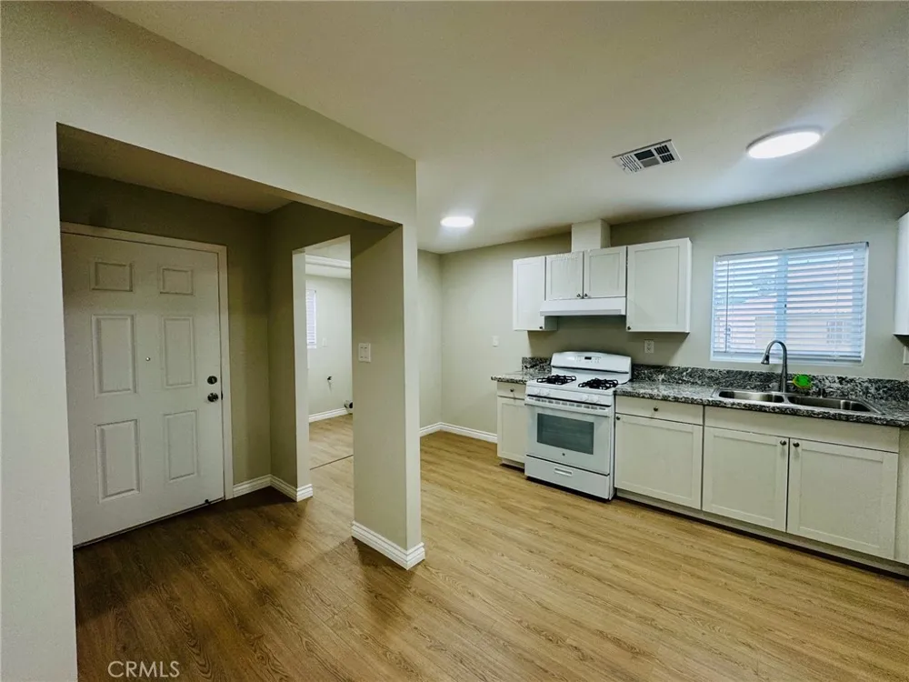 402 Mary Street Bakersfield, CA 93252
