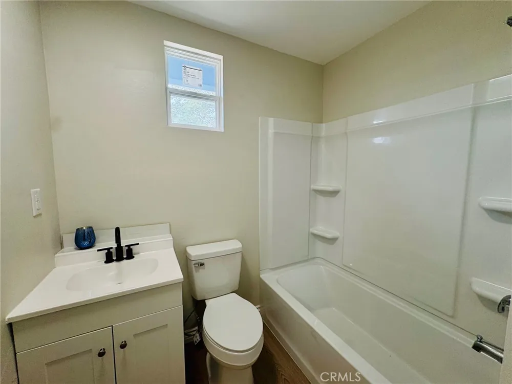 402 Mary Street Bakersfield, CA 93252