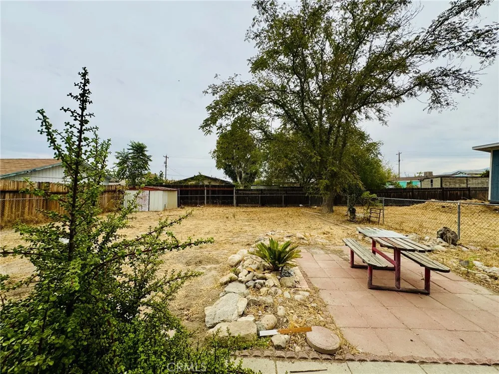 402 Mary Street Bakersfield, CA 93252
