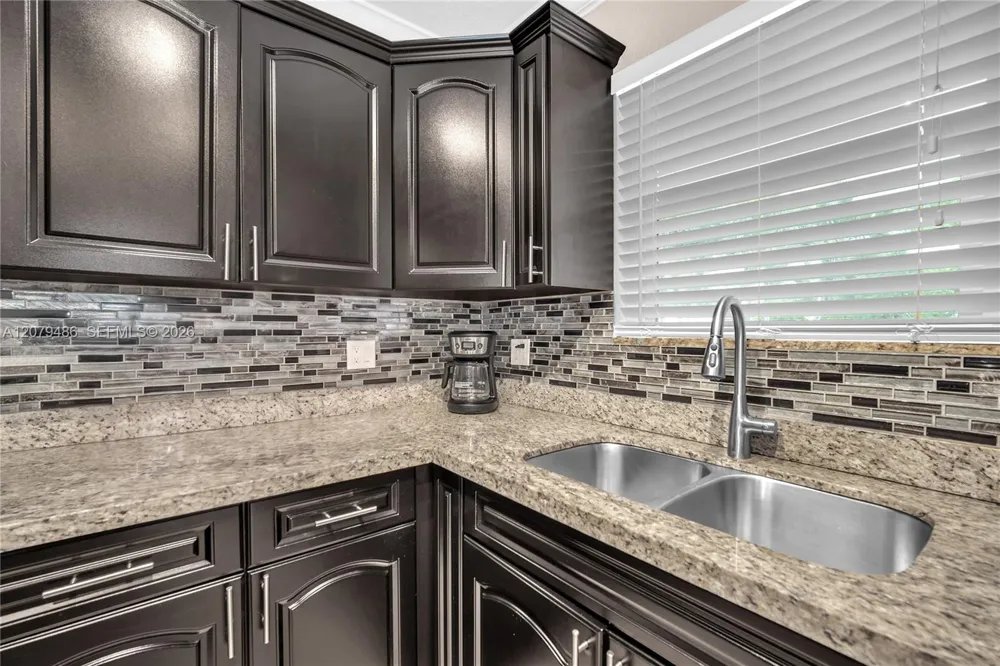 628 SW 4th St Hallandale Beach, FL 33009