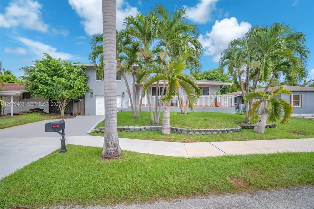 628 SW 4th St Hallandale Beach, FL 33009
