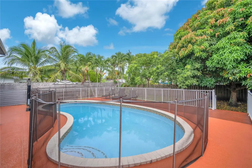 628 SW 4th St Hallandale Beach, FL 33009