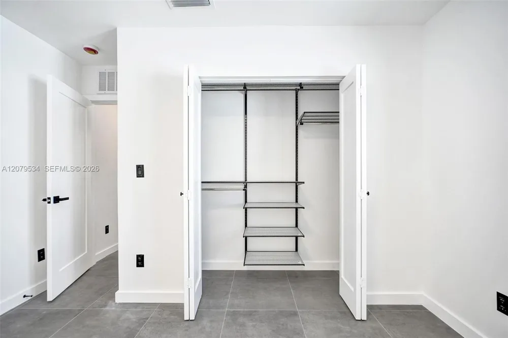 2255 NE 173rd St North Miami Beach, FL 33160