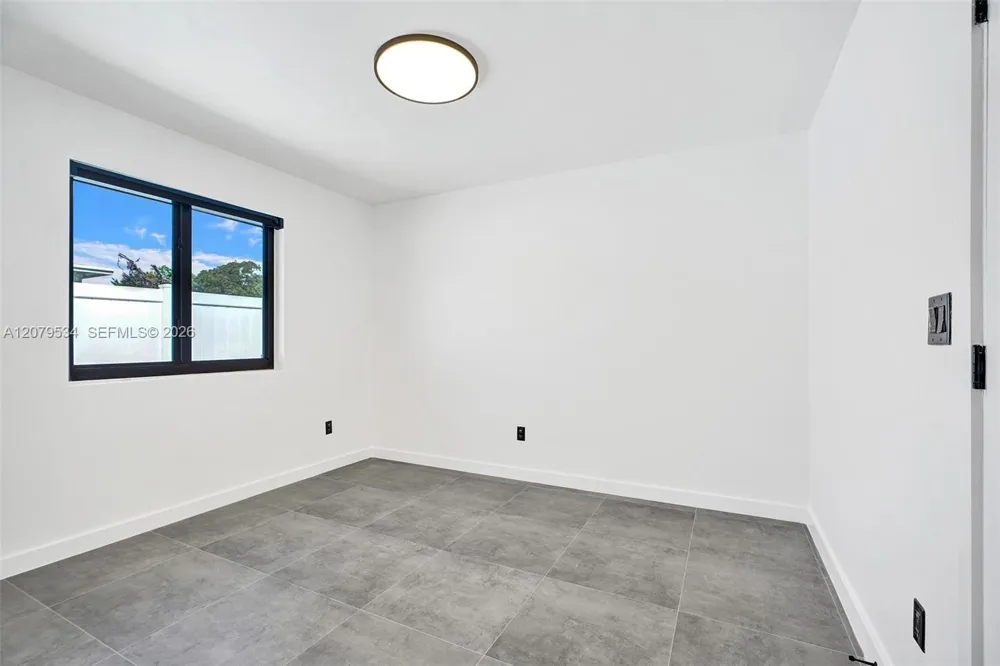 2255 NE 173rd St North Miami Beach, FL 33160