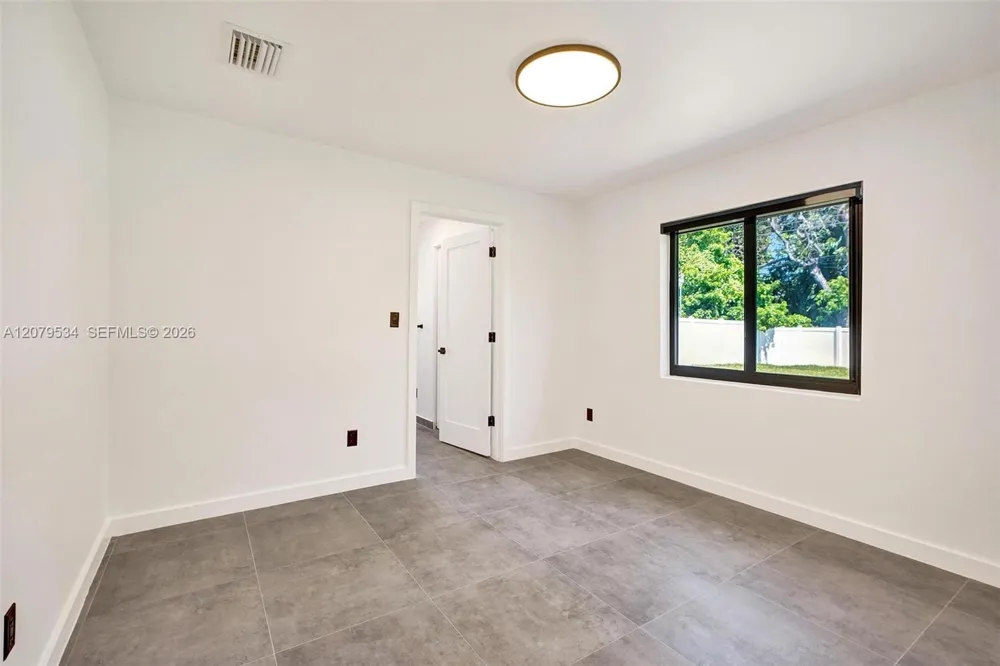 2255 NE 173rd St North Miami Beach, FL 33160