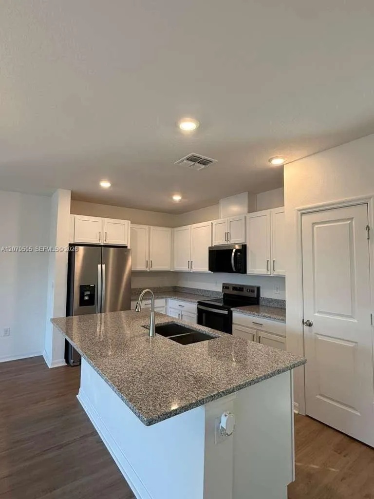 410 Sequoia Dr #410 Lake Wales, FL 33859
