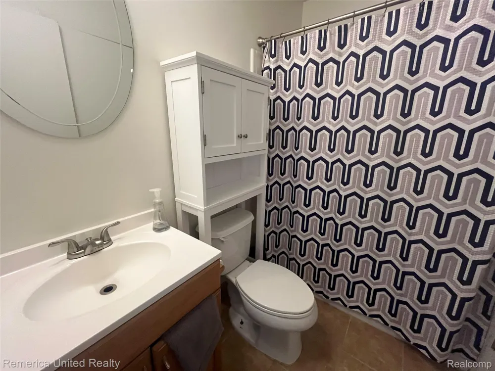 31621 Green Meadow Lane Warren City, MI 48093