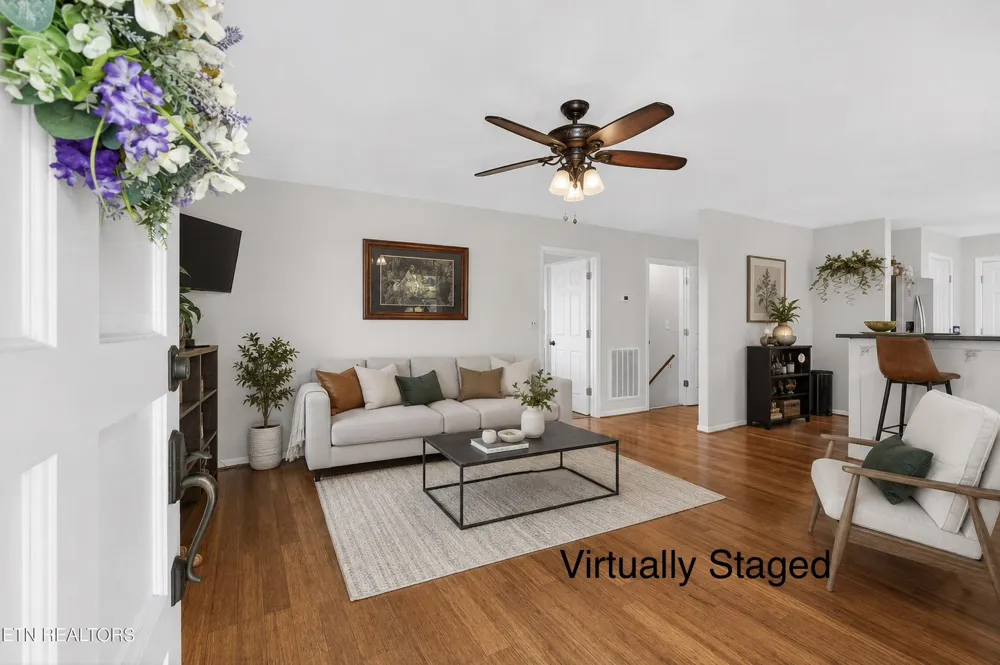 1031 Montcrest Dr Lenoir City, TN 37771