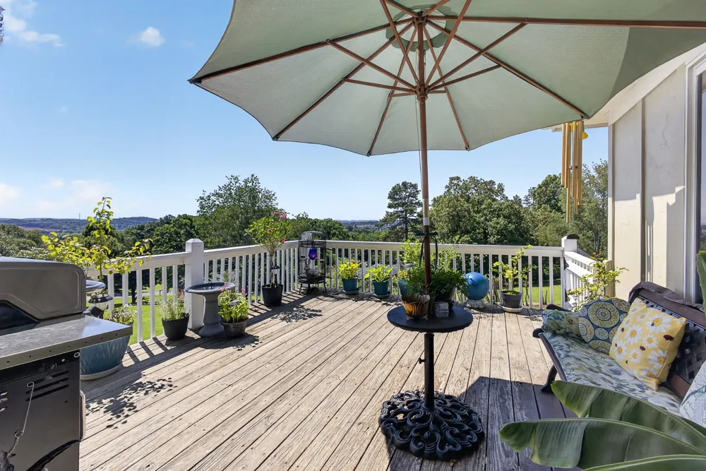 1031 Montcrest Dr Lenoir City, TN 37771