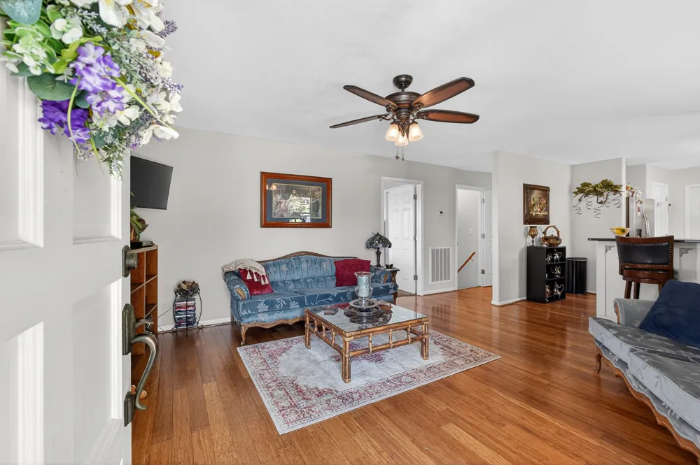 1031 Montcrest Dr Lenoir City, TN 37771