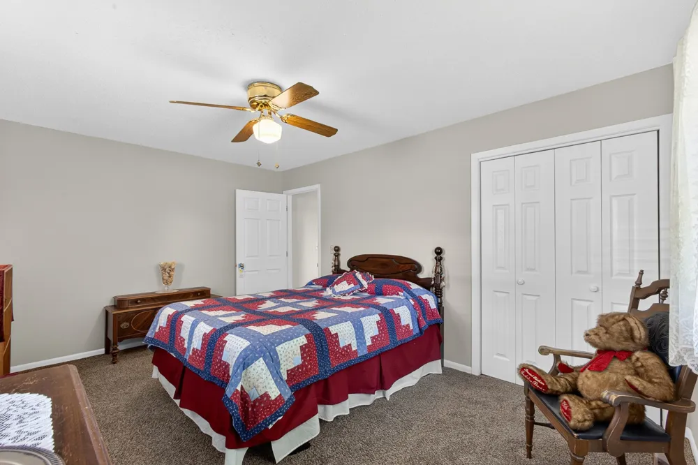 1031 Montcrest Dr Lenoir City, TN 37771