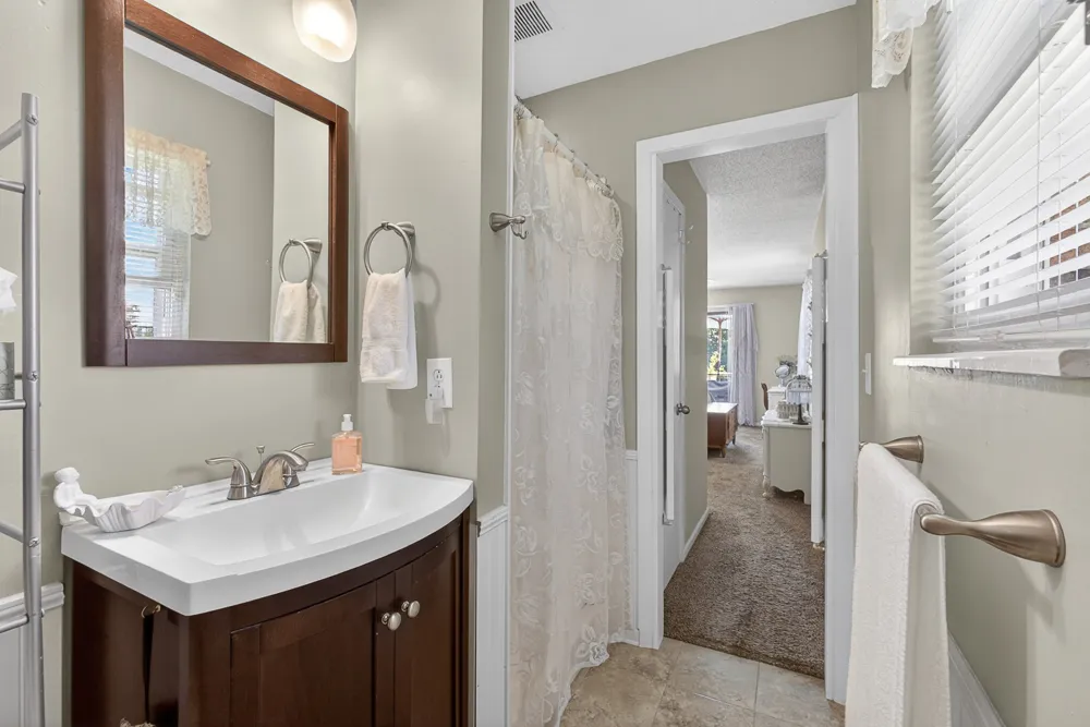 1031 Montcrest Dr Lenoir City, TN 37771