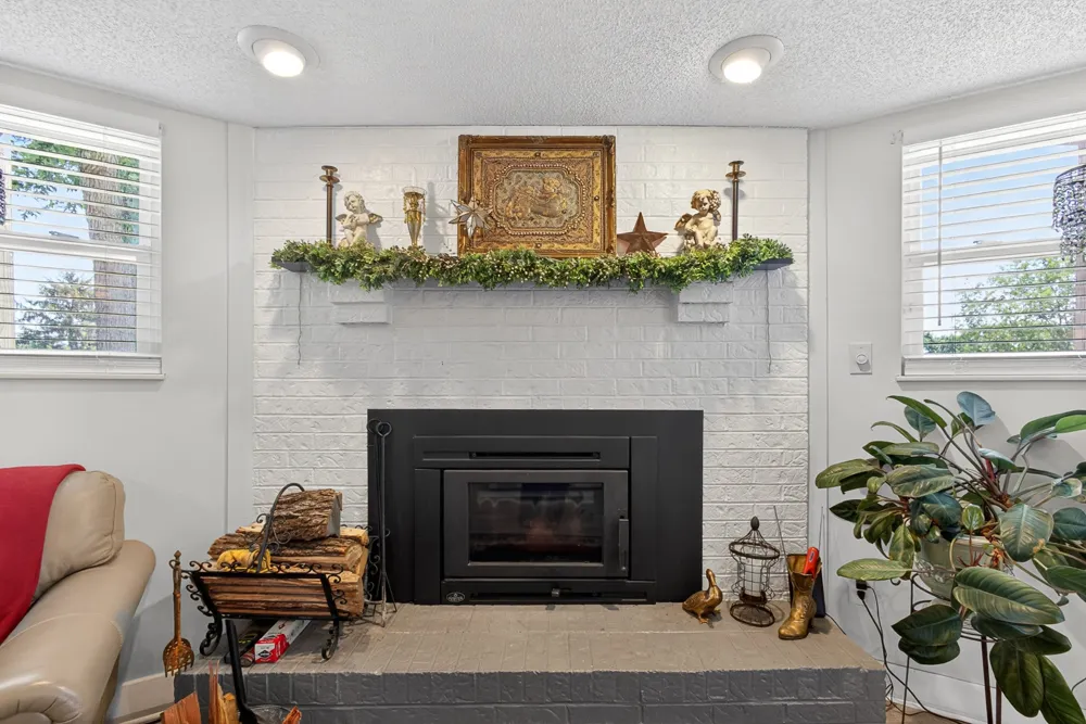 1031 Montcrest Dr Lenoir City, TN 37771