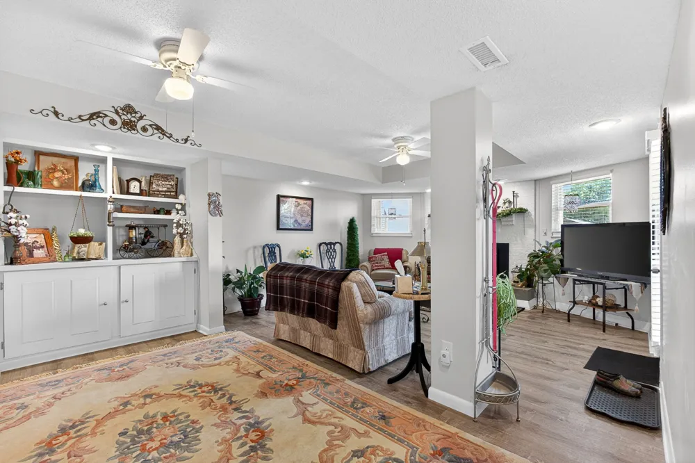 1031 Montcrest Dr Lenoir City, TN 37771