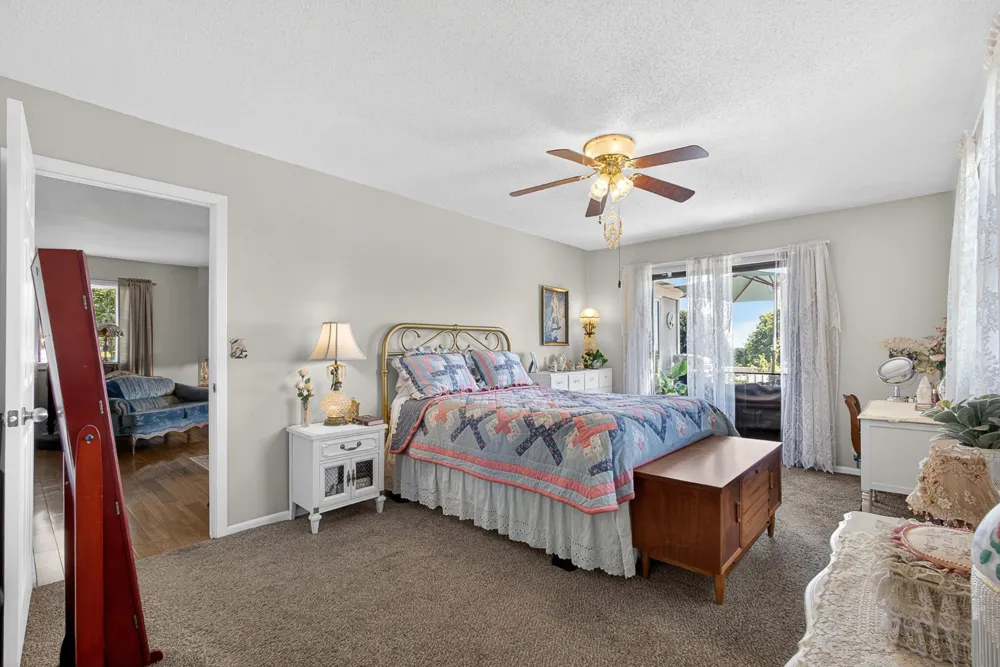 1031 Montcrest Dr Lenoir City, TN 37771