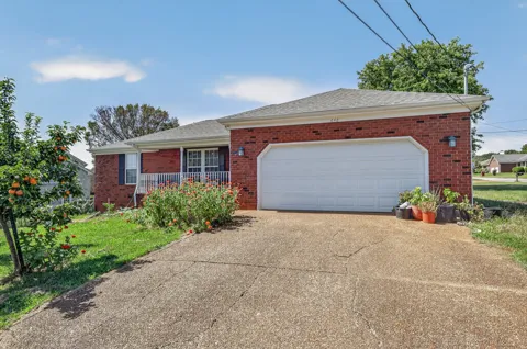 648 Woodburn Dr
