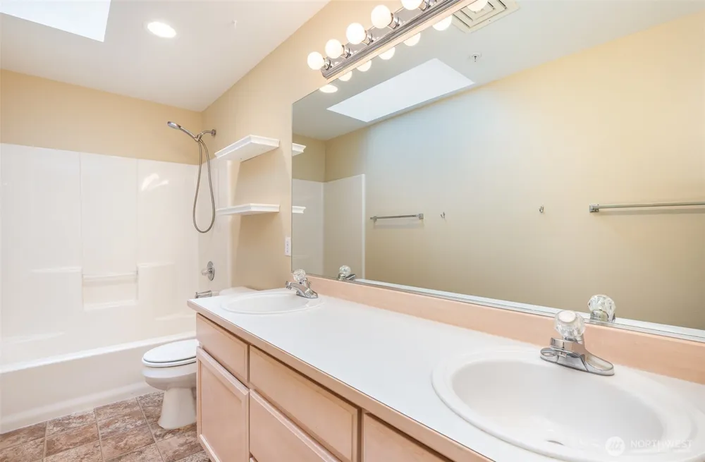 4311 NE 9th Place Renton, WA 98059