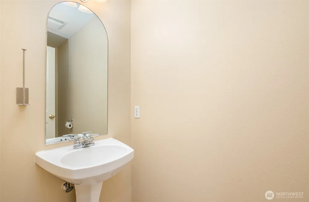 4311 NE 9th Place Renton, WA 98059