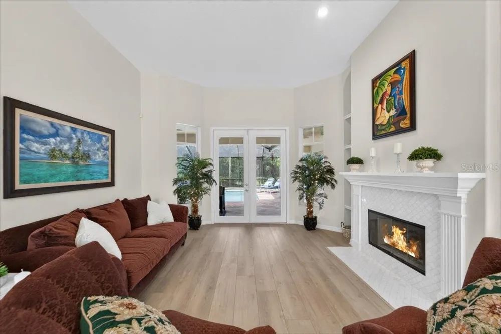 5603 EAGLEGLEN PLACE Lithia, FL 33547