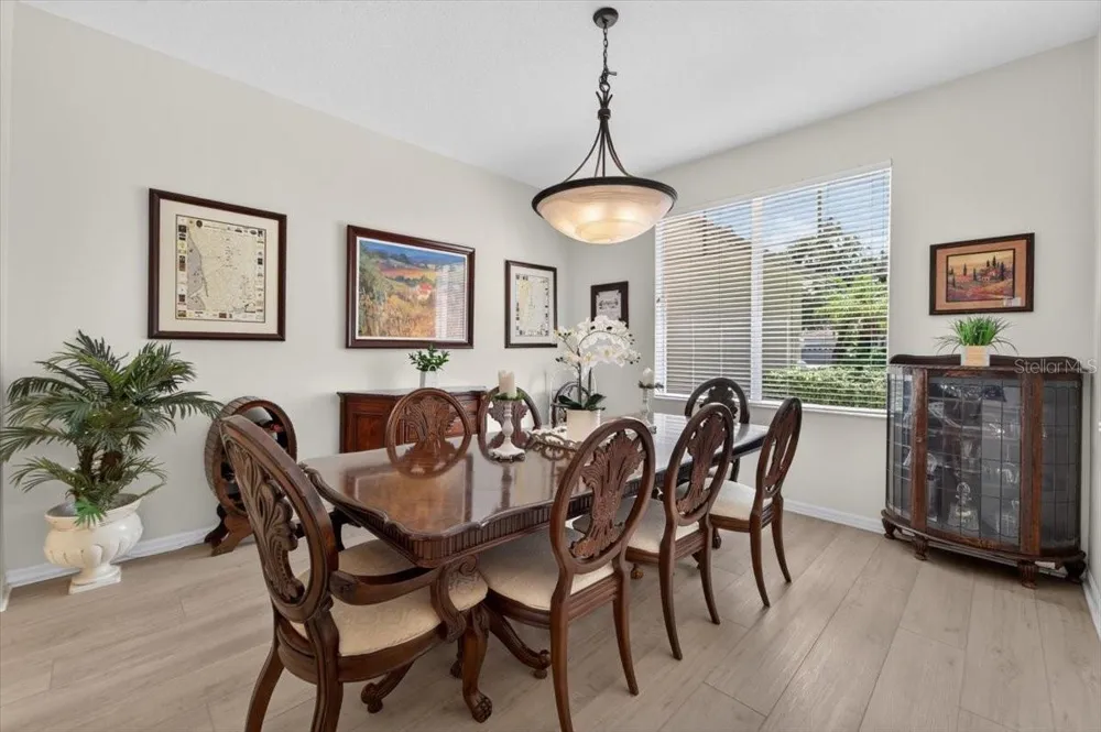5603 EAGLEGLEN PLACE Lithia, FL 33547