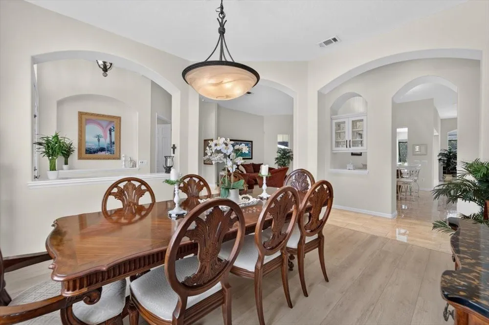 5603 EAGLEGLEN PLACE Lithia, FL 33547