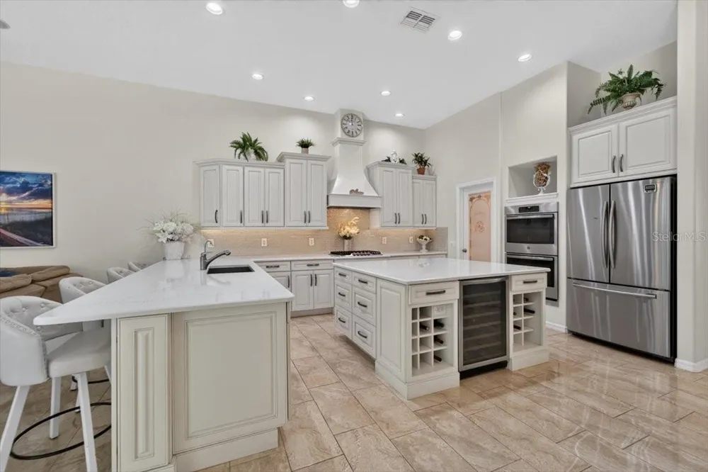 5603 EAGLEGLEN PLACE Lithia, FL 33547