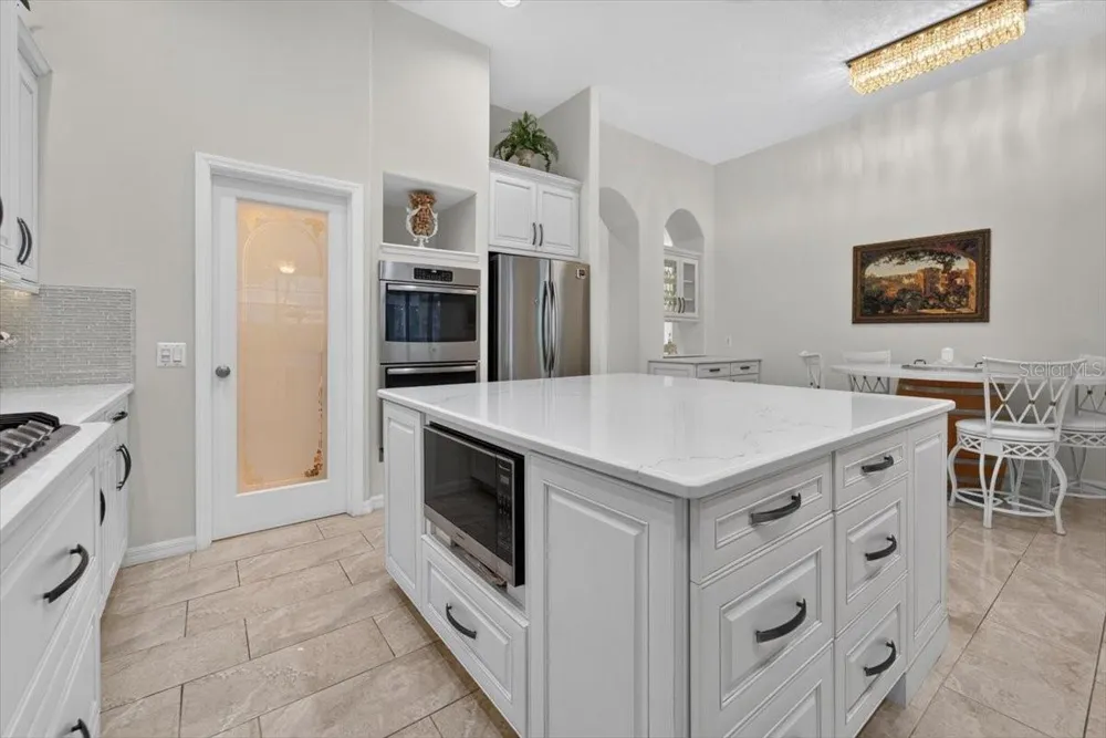 5603 EAGLEGLEN PLACE Lithia, FL 33547