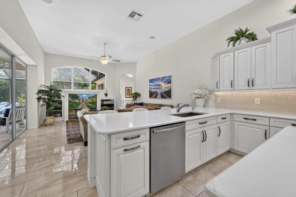 5603 EAGLEGLEN PLACE Lithia, FL 33547
