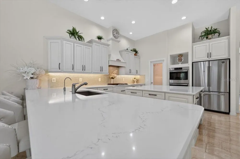 5603 EAGLEGLEN PLACE Lithia, FL 33547
