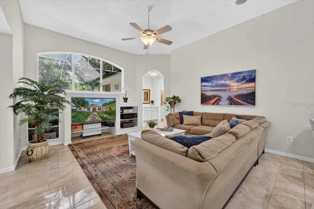 5603 EAGLEGLEN PLACE Lithia, FL 33547
