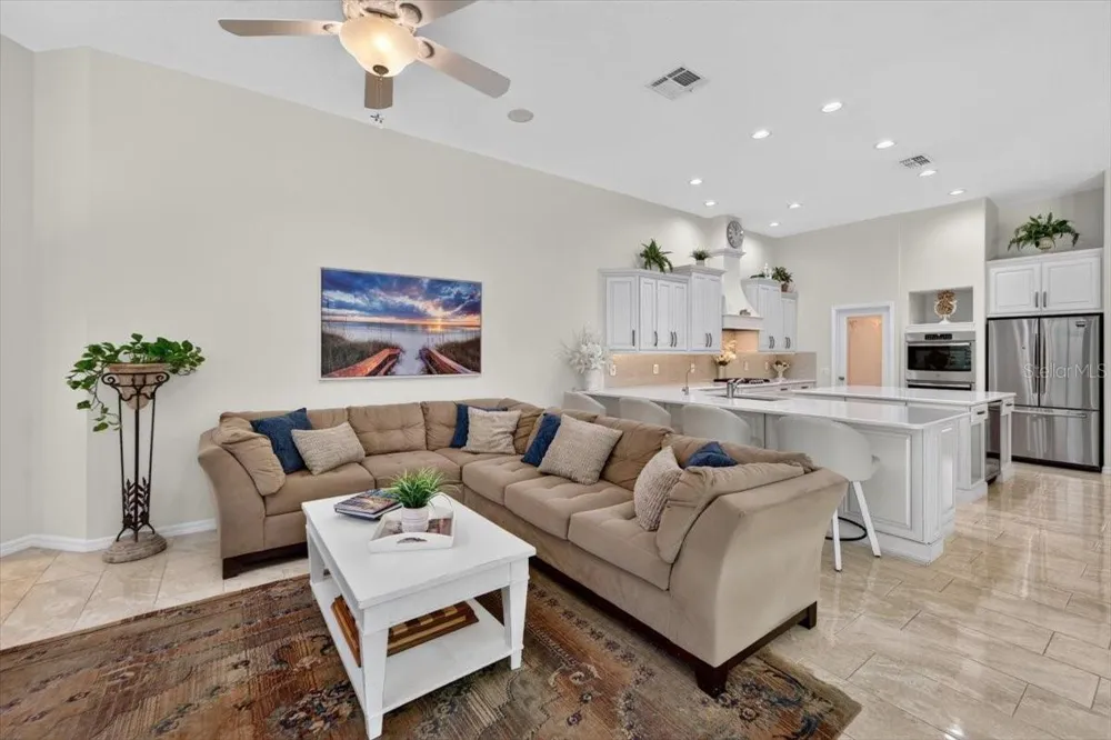 5603 EAGLEGLEN PLACE Lithia, FL 33547