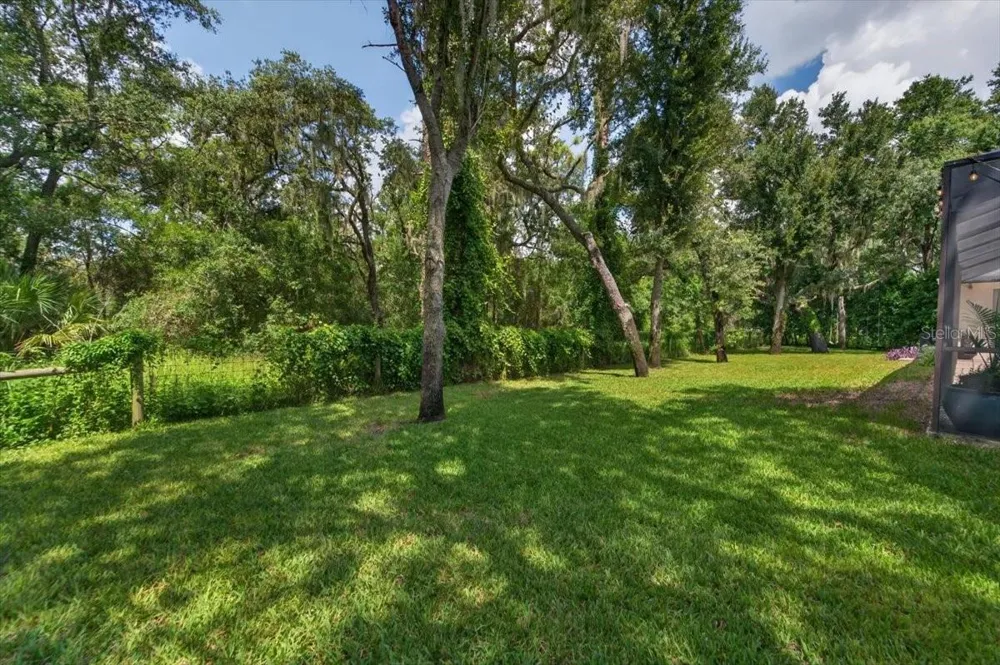 5603 EAGLEGLEN PLACE Lithia, FL 33547