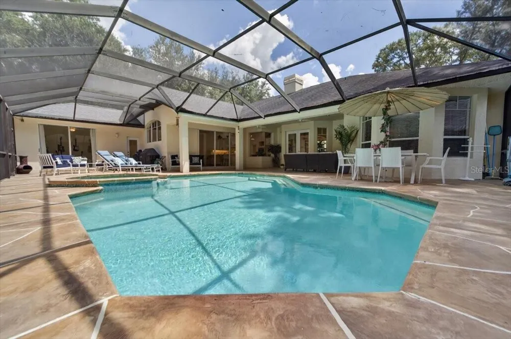 5603 EAGLEGLEN PLACE Lithia, FL 33547