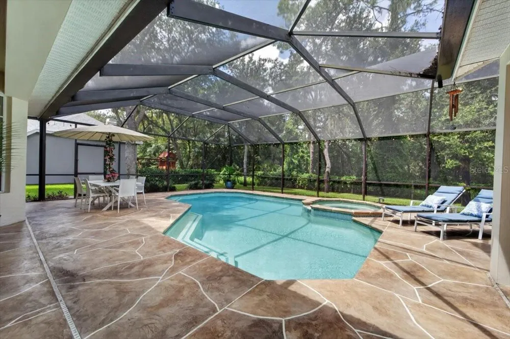 5603 EAGLEGLEN PLACE Lithia, FL 33547
