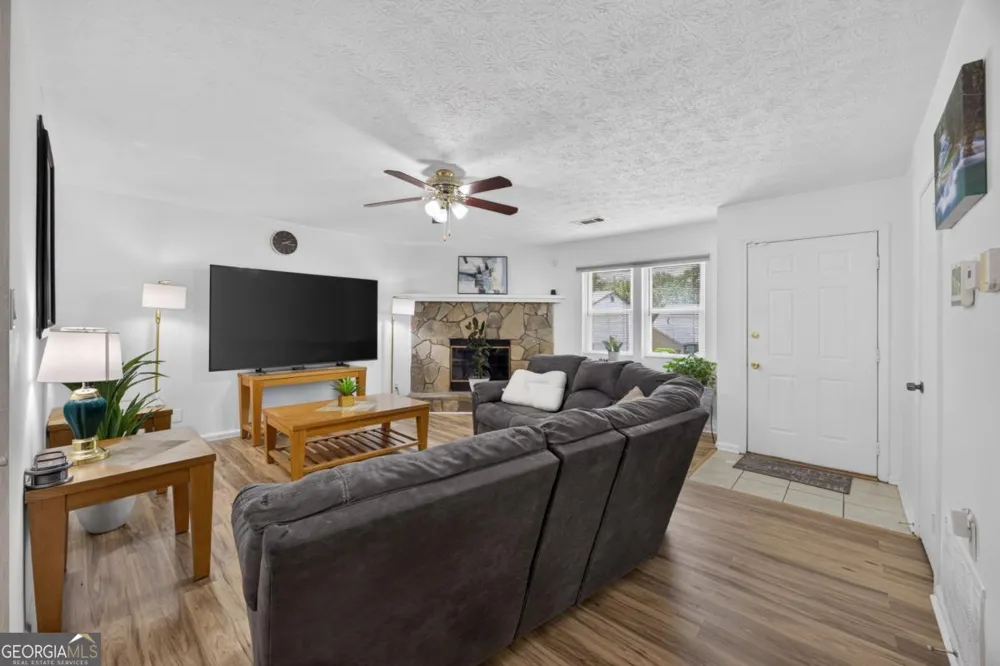 1019 Park West LN Stone Mountain, GA 30088