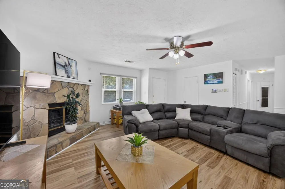 1019 Park West LN Stone Mountain, GA 30088