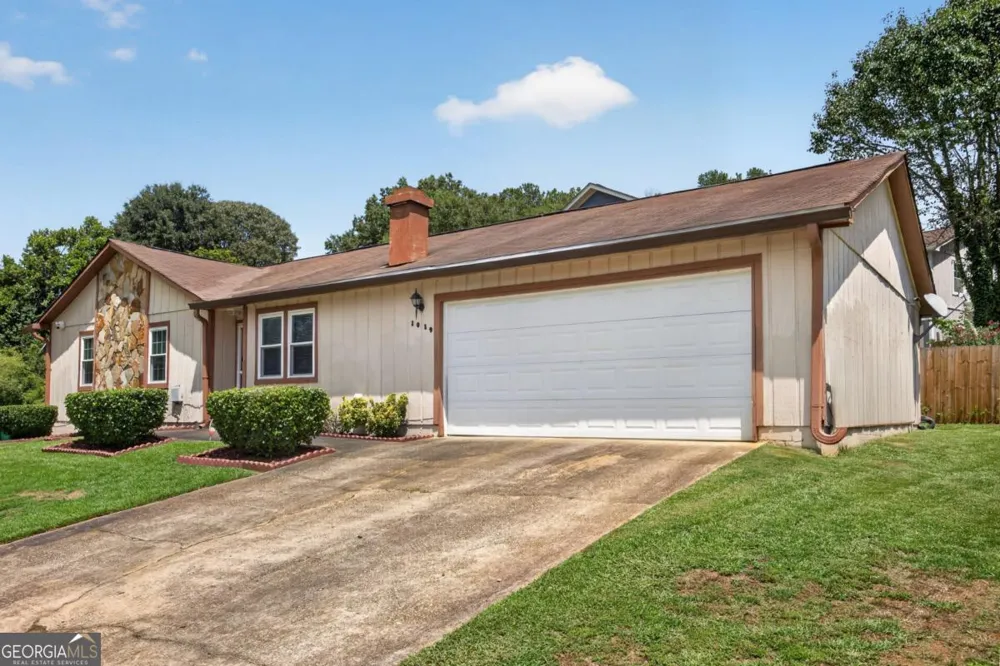 1019 Park West LN Stone Mountain, GA 30088