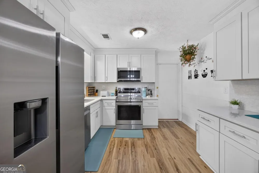 1019 Park West LN Stone Mountain, GA 30088