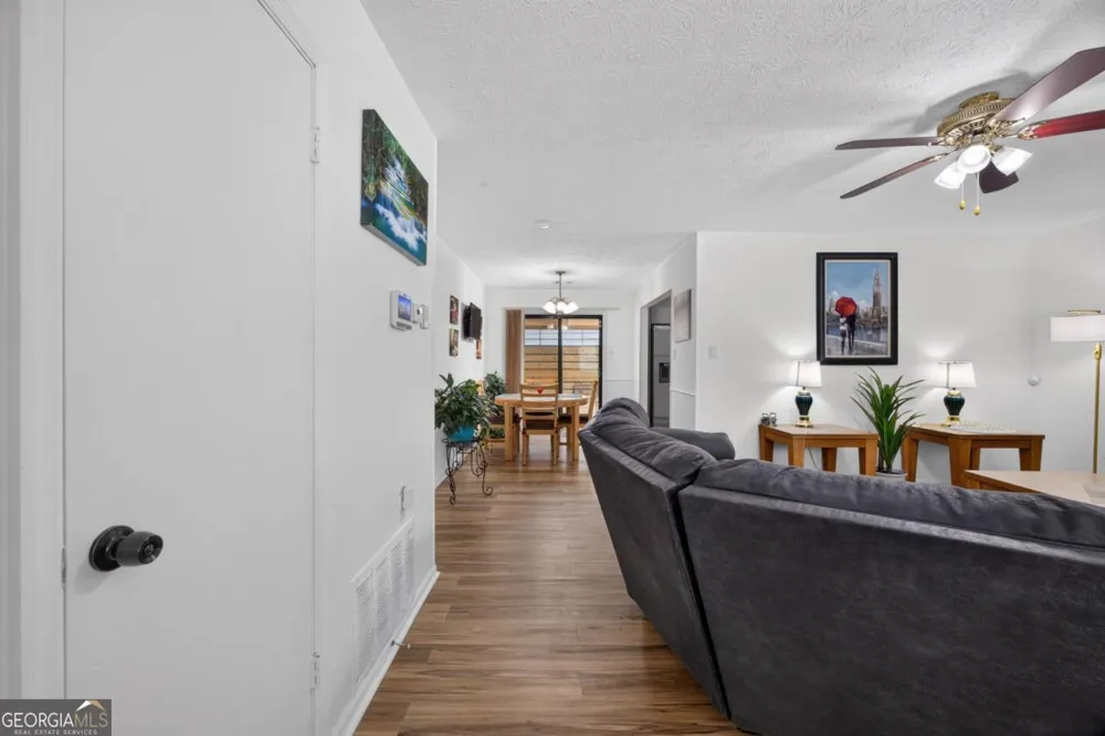 1019 Park West LN Stone Mountain, GA 30088
