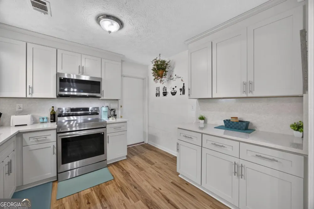 1019 Park West LN Stone Mountain, GA 30088