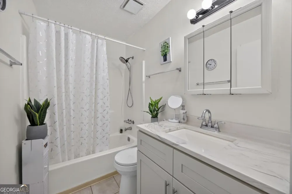 1019 Park West LN Stone Mountain, GA 30088
