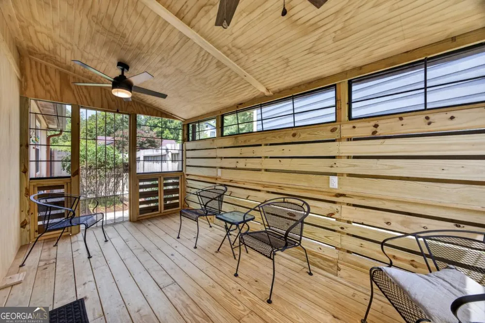 1019 Park West LN Stone Mountain, GA 30088