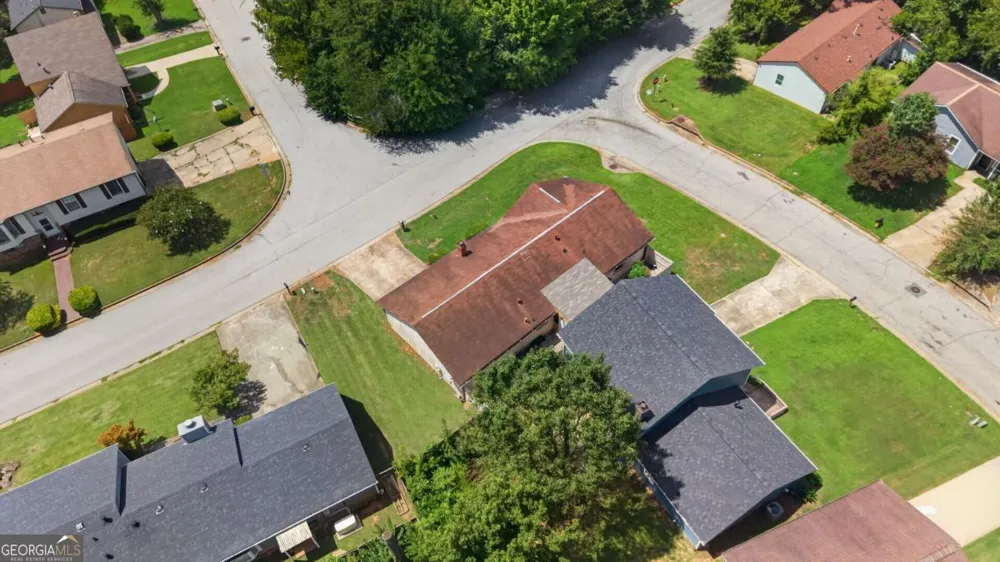 1019 Park West LN Stone Mountain, GA 30088
