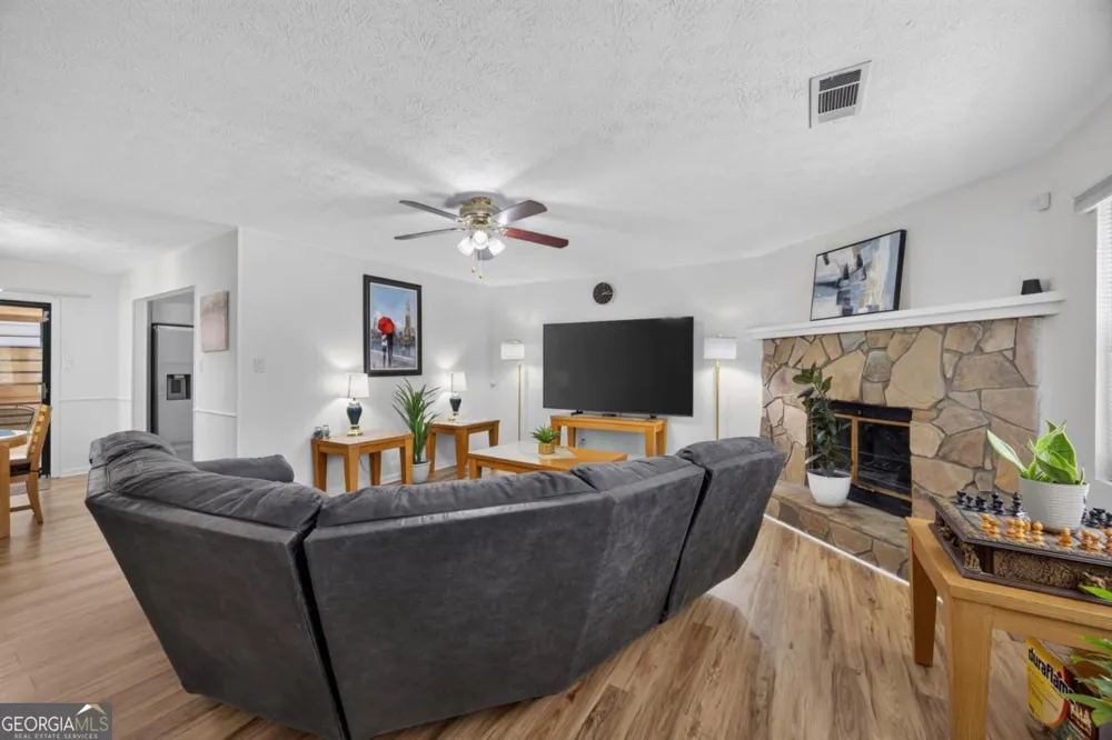 1019 Park West LN Stone Mountain, GA 30088