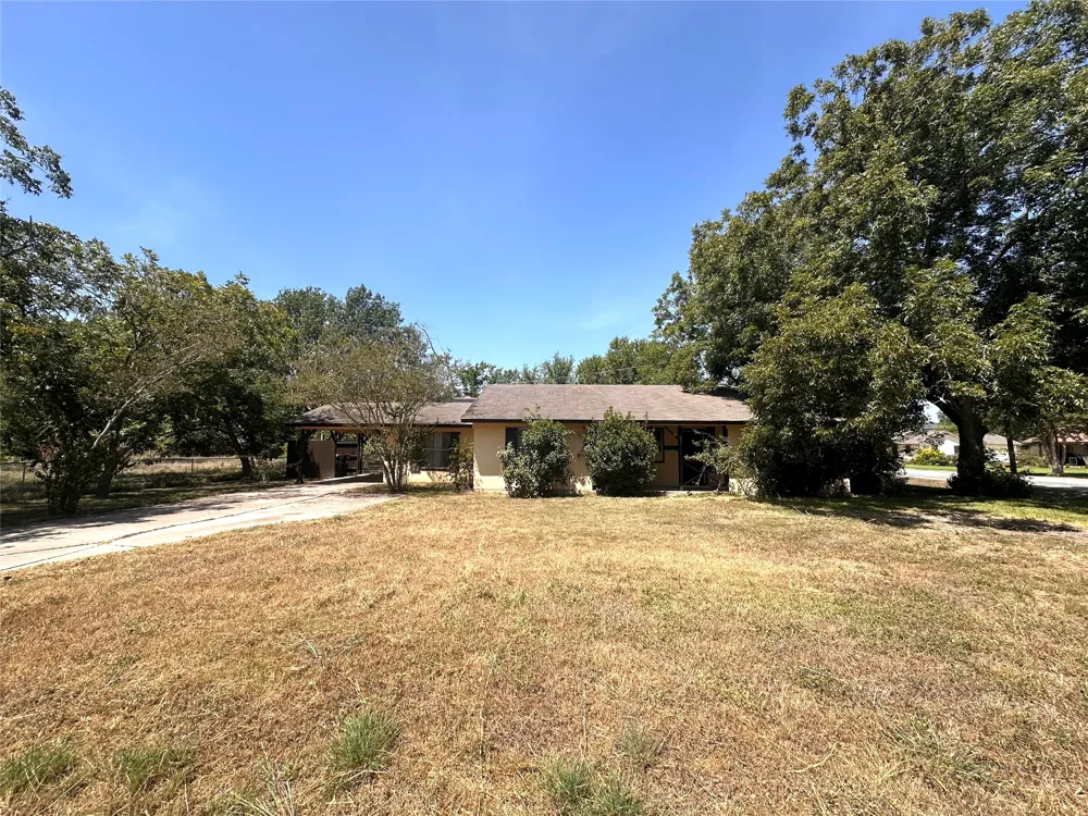 400 Sunbonnet Drive Buda, TX 78610